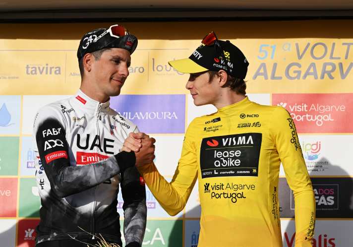 Regardez-moi dans les yeux : Jonas Vingegaard s'est imposé face à João Almeida, l'aide de camp de Pogačar