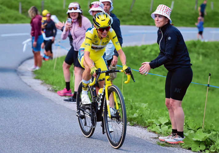 Starke Kombi: Das R5 liegt auf Platz drei im Ranking der leichtesten Räder, seine Fahrerin auf Platz eins bei der Tour.