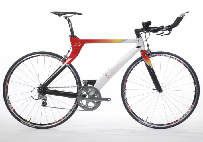 In the 90s, Kestrel also favoured a frame without a seat tube. The diamond shape became particularly well-known on triathlon bikes such as the Airfoil Pro.
