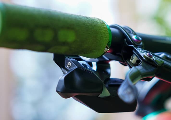   An Allen key is all you need to change the new Sram AXS Rocker Paddle.