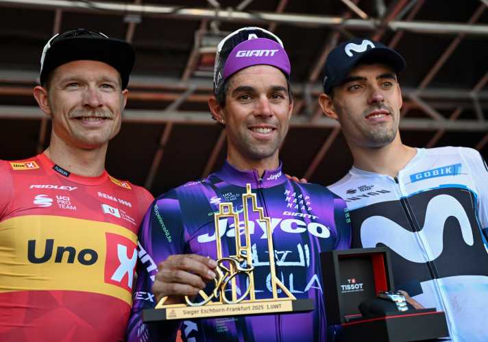 Le podium des vainqueurs : Magnus Cort, Michael Matthews et Jon Barrenetxea (de g. à dr.)