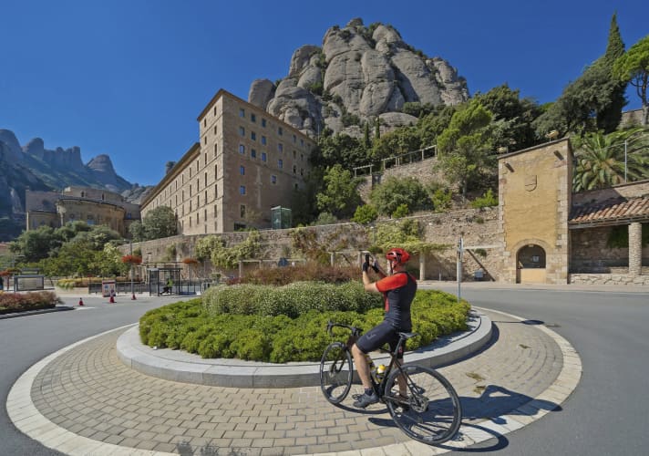 Wahrzeichen: Das Kloster Montserrat ist eine der berühmtesten Sehenswürdigkeiten Kataloniens und kann auf einer Tour der Radreise besichtigt werden.