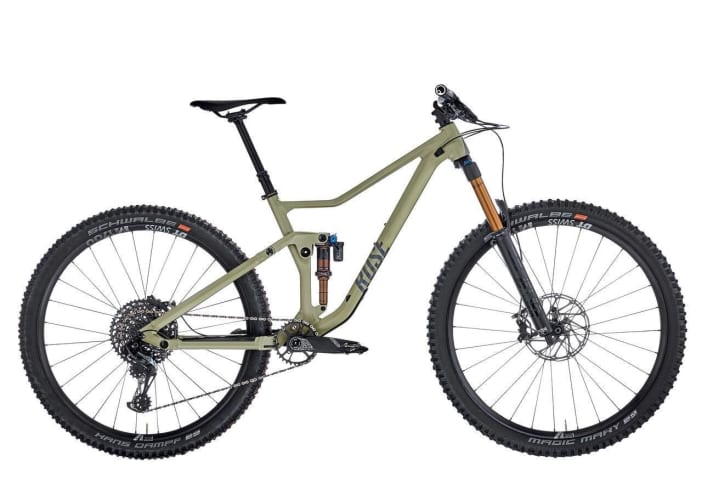   The middle model of the <a href="mtb_news/mtb_neuheiten/rose-neuheiten-root-miller-+-ground-control-2020/a43768.html" rel="noopener noreferrer">brand-new touring full-susser Rose</a> is particularly interesting in terms of price/performance. The aluminium 29er with 150 mm travel comes with Rockshox Select+ suspension, Sram GX Eagle gears and DT Swiss M1900 wheels. The <a href="https://www.awin1.com/cread.php?awinmid=11768&awinaffid=471469&clickref=B+Rose+Root+Miller&ued=https%3A%2F%2Fwww.rosebikes.de%2Frose-root-miller-2-2696897" target="_blank" rel="noopener noreferrer nofollow">Root Miller 2 from Rose costs 2399 euros</a> *.