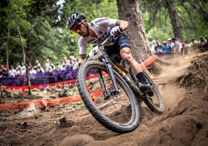 Spectator favourite: His radical, technically brilliant riding style with spectacular jumps is Nino Schurter's trademark.