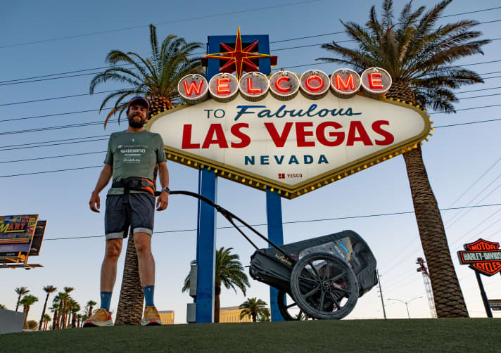 Jonas Deichmann - here on the Trans America Twice - doesn't need his trailer for the Challenge 120.