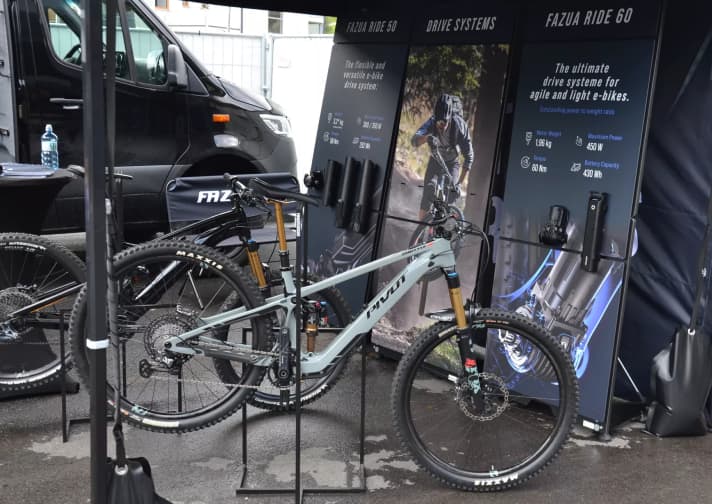Auch das brandneue <a href="https://www.bike-magazin.de/mountainbike/trailbikes/pivot-shuttle-sl-neues-light-e-mtb-mit-fazua-motor/" target="_blank" rel="noopener noreferrer">Pivot Shuttle SL mit Fazua Ride 60-Antrieb</a> gab es zu bestaunen.