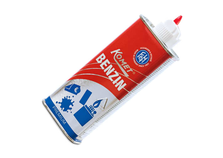   Petrol: What may work on hard surfaces does not work on textiles: if you rub off grease stains with a cloth soaked in petrol, you will only make the mess bigger. In the end, the stain is bigger than before. Hands off!