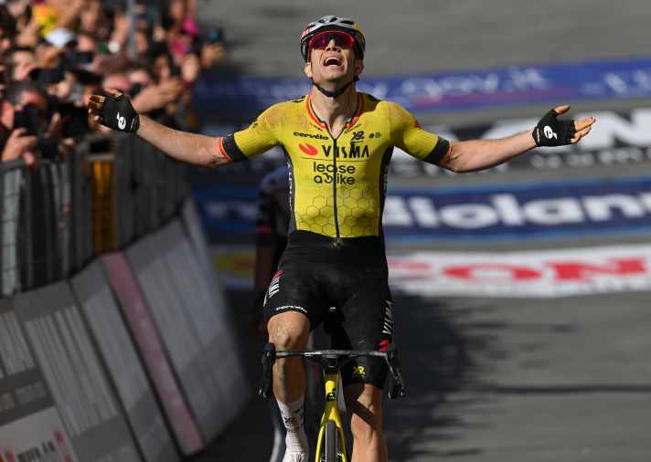 Wout van Aert gewinnt die Schotter-Etappe des Giro d’Italia.