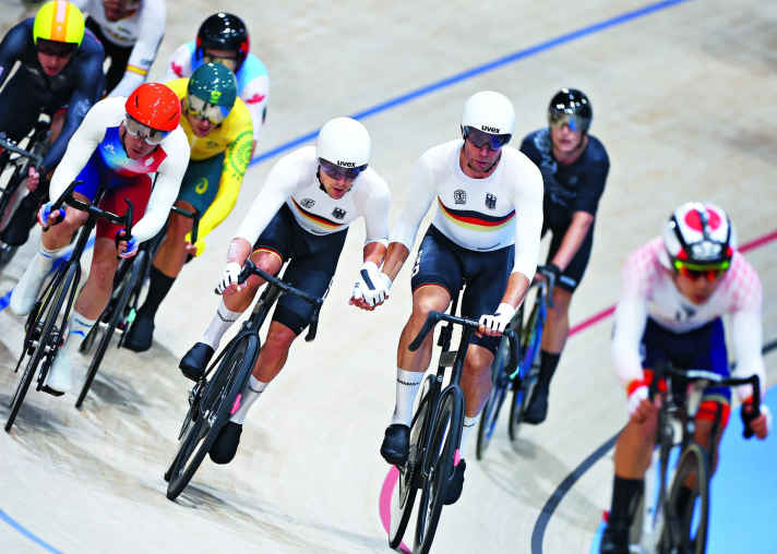 Cyclisme sur piste : Theo Reinhardt (à gauche) et Roger Kluge étaient les co-favoris de la madison. Une chute a anéanti leurs espoirs de médaille.