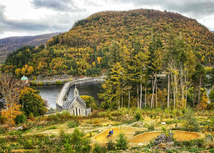 Even on a multi-day crossing of the Eryri National Park, you will come across trail centre bends.