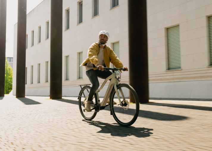 Ideal zum Pendeln in der Stadt, aber ebenso geeignet für Touren am Wochenende: das Velo De Ville Revo-C.