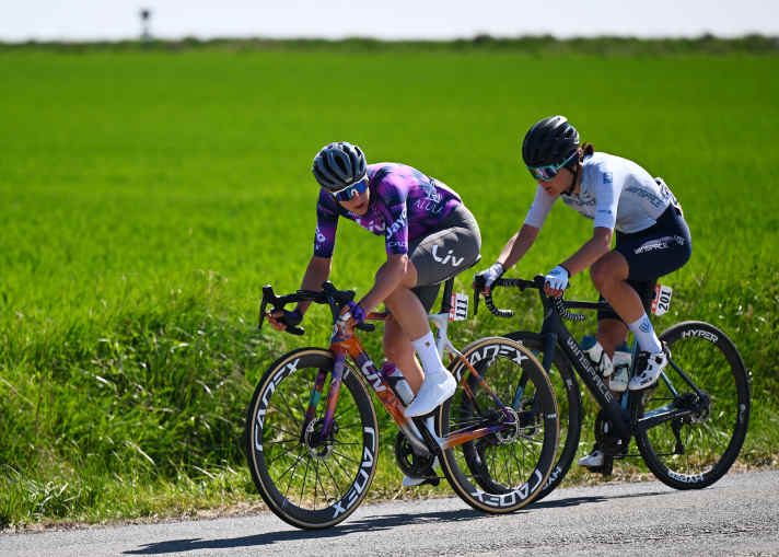 Ausreißerinnen Quinty Ton (links) und Aurela Nerlo (rechts)