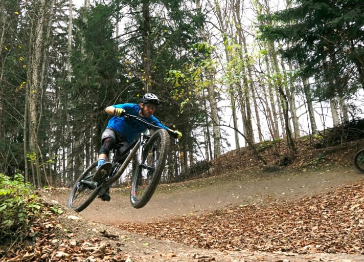   We were on the Samerberg to test some all-mountain bikes for BIKE 2/21 and are certain: The people of Samerberg know how to build great trails.