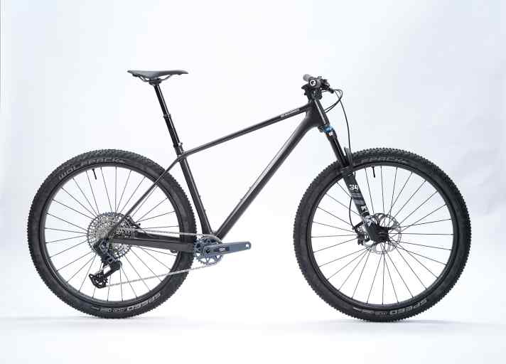 The Ahead The Frame HT - GX AXS bike with 120 millimetre suspension fork and 2.4 inch fat tyres is available from 4999 euros.