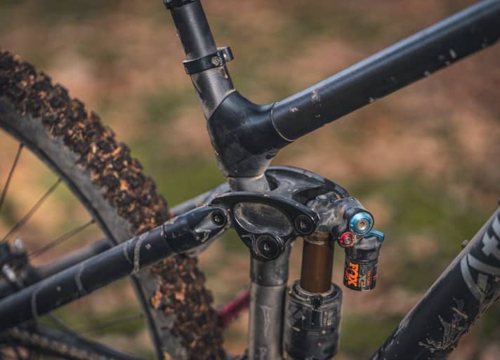 3D-printed sleeves hold the carbon tubes together on the Atherton. | Max Fuchs