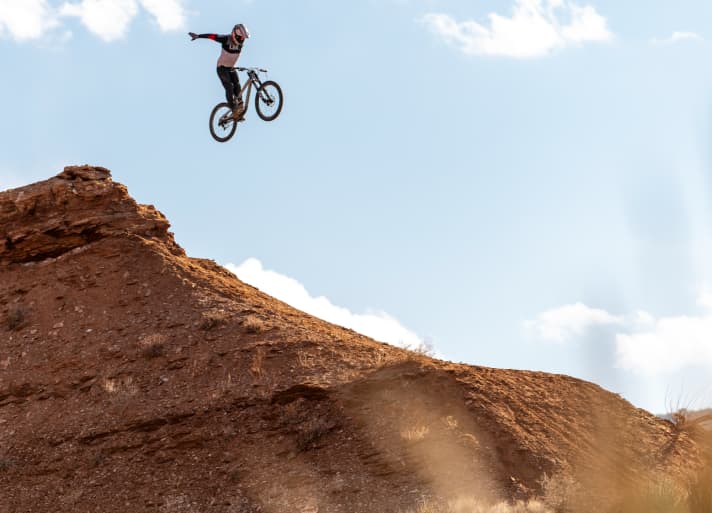 Knows what to expect and has what it takes: Clemens Kaudela, also known as C-Dog in the scene, is known for his monster jumps and his talent for stunt building, which he regularly demonstrates at Darkfest in South Africa.