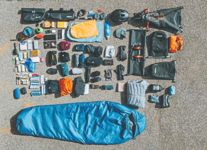 Can you never fit everything in your pockets? Yes, but packing with a system is the order of the day. Wiebke's detailed packing list can be found at: wiebkeluehmann.com