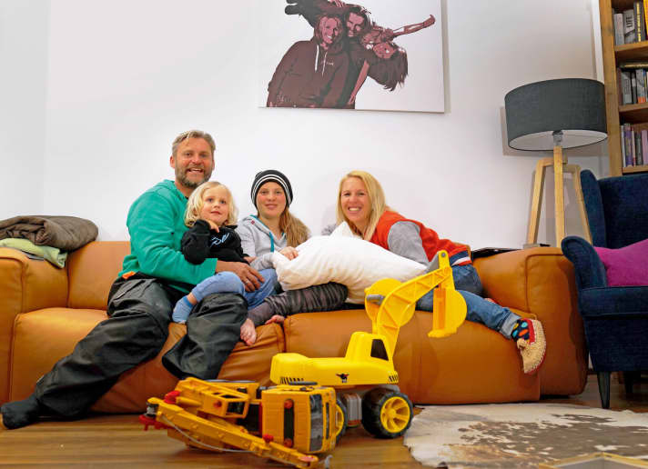   Eine schrecklich nette Familie: Walter, Vali, Sabine sowie der dreijährige Joni. 