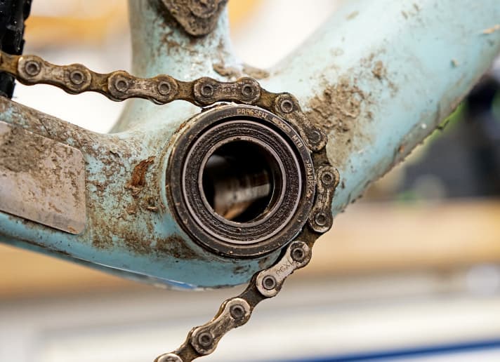   Trek Procaliber 9.8 SL: 1250 KM: Cleaning - After several rides in the rain, the cranks creaked. The press-fit bearings were not the cause, they ran silky smooth. After cleaning, the noise was gone.