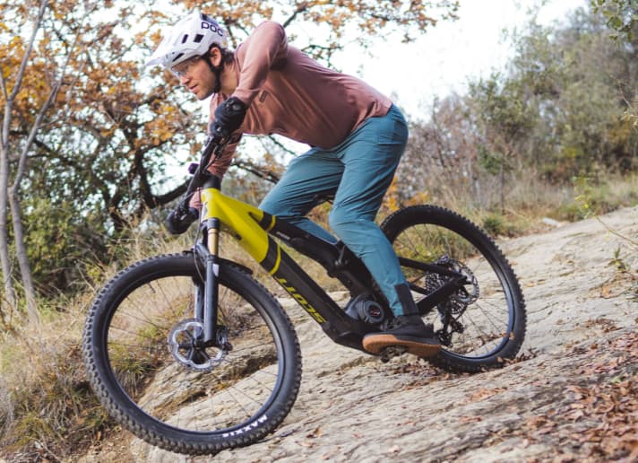 Durch die mittlere Sohlenhärte steht man mit dem Accomplice Clip sicher und angenehm auf dem Pedal. Perfekt für Trail-Ausflüge.