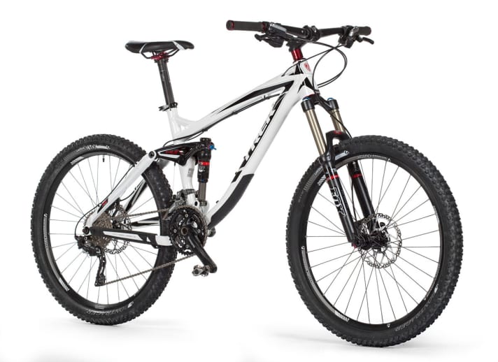   Trek Remedy 8 2013: PLUS: Sensitive rear suspension with lots of travel, high frame stiffness | MINUS: Missing dropper post, DRCV fork too linear for sporty riders, high weight