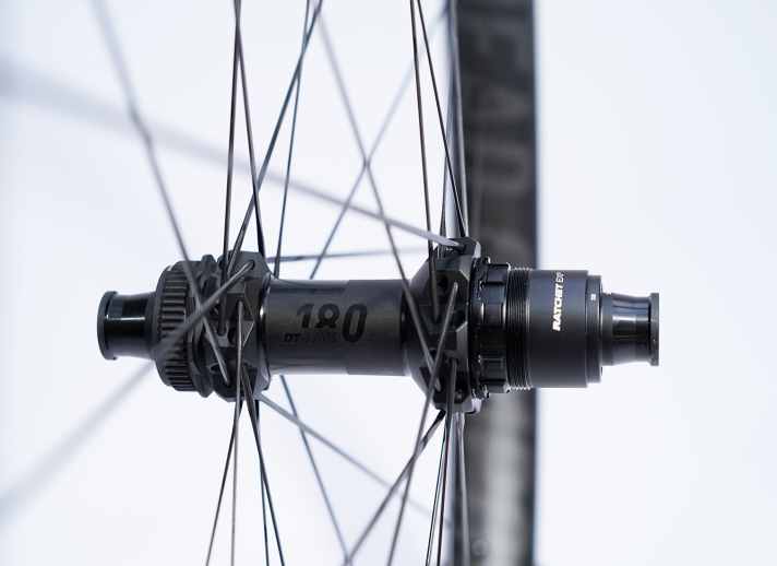 The lightweight 1335 gram SL version of the THREE ZERO XC relies on DT Swiss 180 EXP hubs with SINC ceramic bearings.