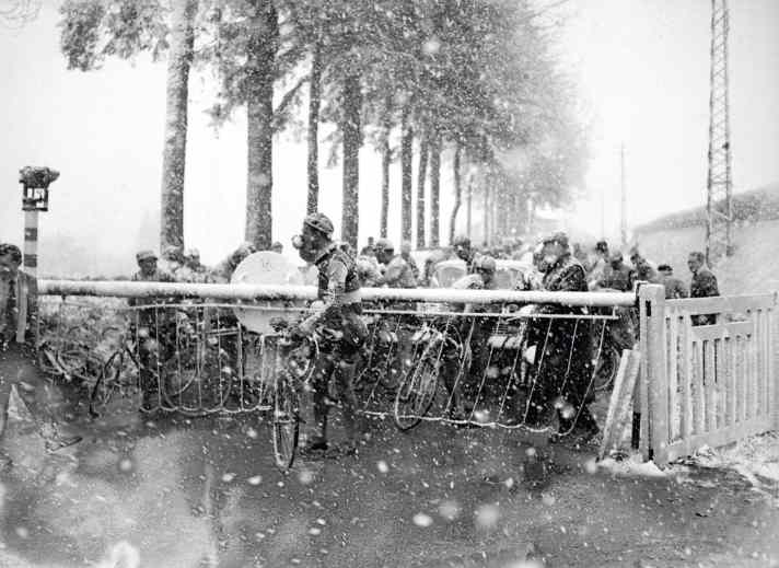 Obstacle: A closed railway barrier meant that the race had two winners in 1957.