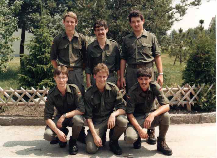 Peter Schaupp, 1st row, 1st from right. Here during basic training with the armoured infantry in 1981.