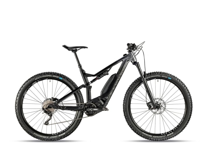   Der Einstieg: Das Canyon NeuronON 5.0 startet für 3299 Euro mit Rockshox-Recon-Federgabel und Deluxe-R-Dämpfer. Die verstärkten E-MTB-Felgen von Alex drehen sich um gruppenlosen Shimano-Naben. 