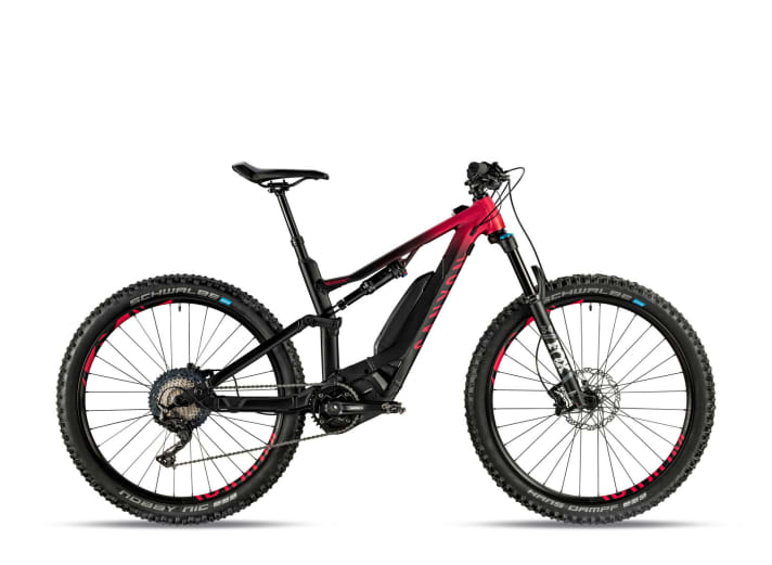   The Canyon NeuronON WMN is also available in black/red. Here is the top model 6.0 for women, price: 3799 euros.