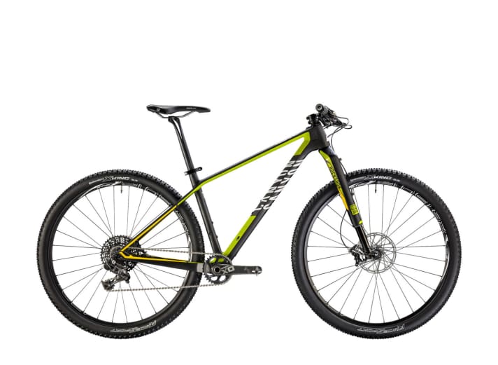   The alternative: The Canyon Exceed CF SLX 9.9 Race regularly costs 3699 euros. It is currently (as of October 2016) available for 3299 euros on the mail order company's website.