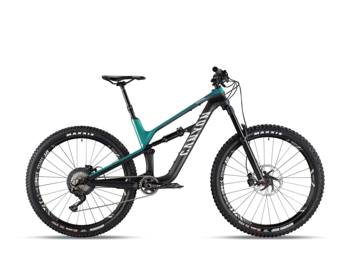   Das Spectral CF 9 hat ebenfalls einen Alu-Hinterbau und wird in zwei Farbvarianten für 3499 Euro erhältlich sein.