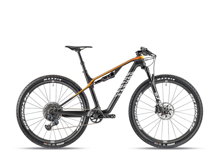   The top model of the Lux with electronic Sram XX1 Eagle AXS costs 6999 euros.