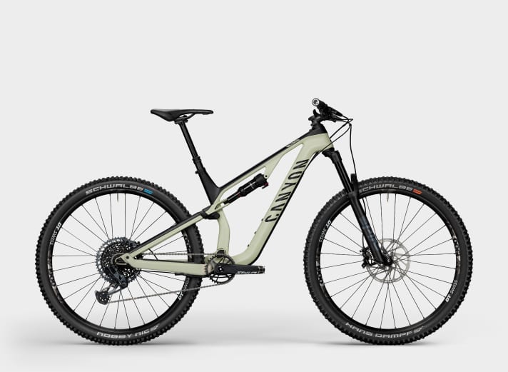   Das Canyon Neuron CF 8 für 2799 Euro und 140-Millimeter-Gabel.