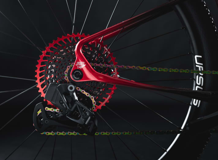   Over the rainbow: Sram AXS wireless drivetrain and colour-matching sprocket. Style also plays a major role with the Rampage Innova.