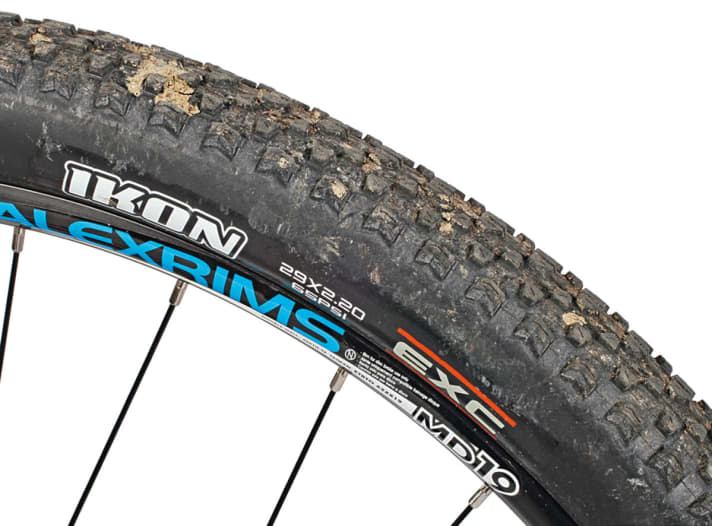   Runden den stimmigen Gesamteindruck am durchgestylten GT ab: die griffigen, leicht rollenden Ikon-Pneus von Maxxis. Sorgen zudem für viel Komfort.