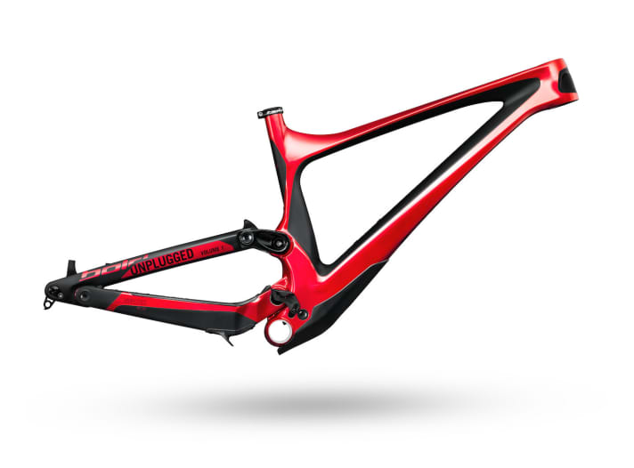   Die zweite Farboption des Bold Unplugged: rot/schwarz.