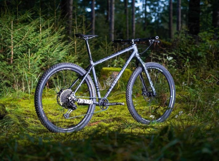   Maiden voyage, the second: The actual assembly took some time. The parts had to be as robust, durable and stress-free as possible. As extremely rough terrain is the exception when it comes to gravel mountain biking, a suspension fork was dispensed with.