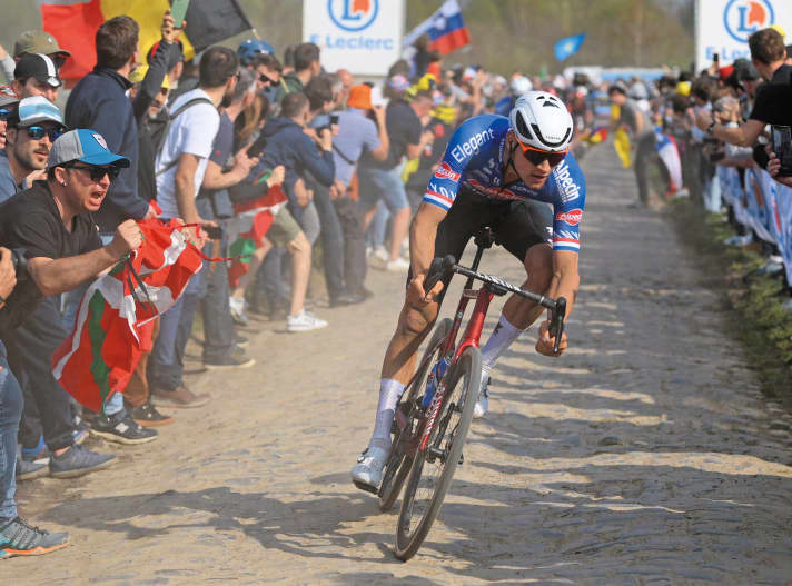 Can even do cobblestones: Mathieu van der Poel on his way to victory at Paris-Roubaix 2023