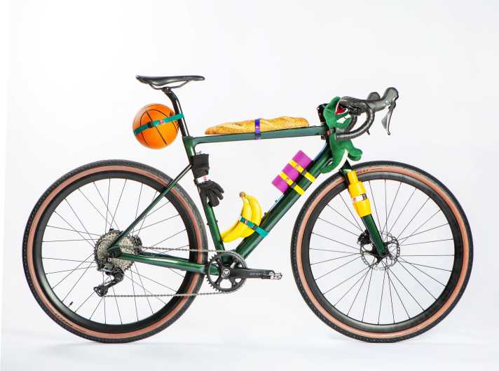 You can use them to attach an air pump to your bike, but the straps from Fahrer Berlin can do so much more. | pd-f