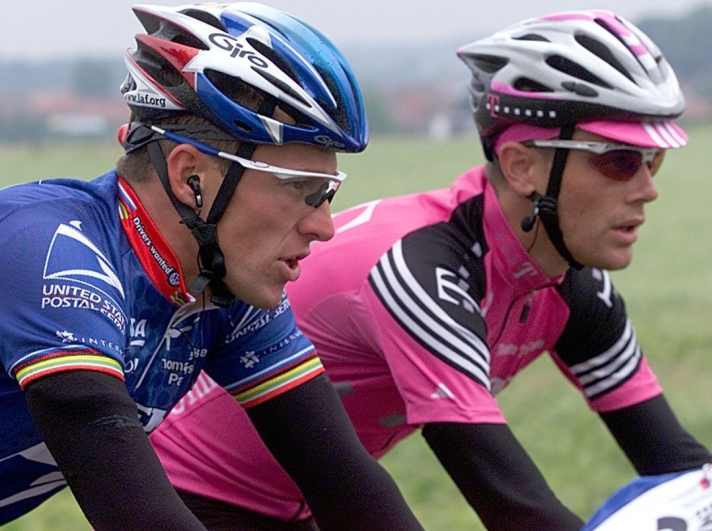 Kevin Livingston (rechts) wechselte später zum Team Telekom und zog damit den Ärger von Lance Armstrong auf sich.