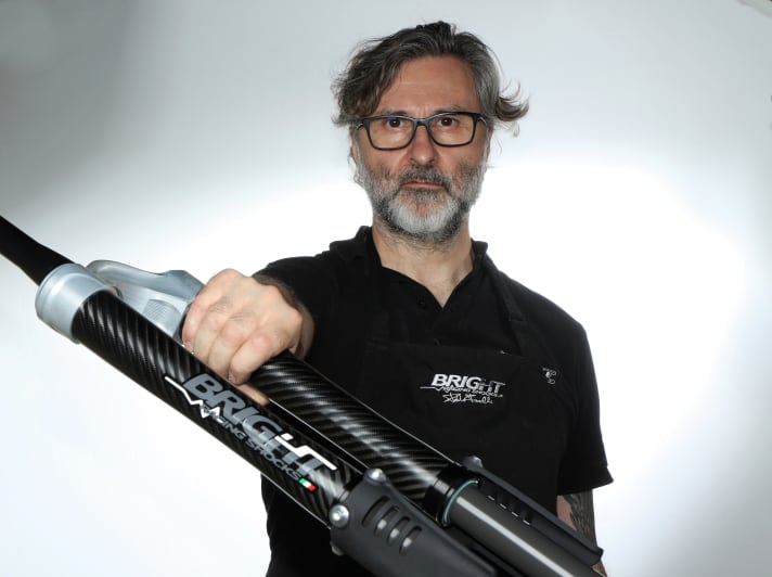 At Bright Racing Shocks, the origin is proudly displayed in the logo. However, you will look in vain for large quantities from European suspension manufacturers.