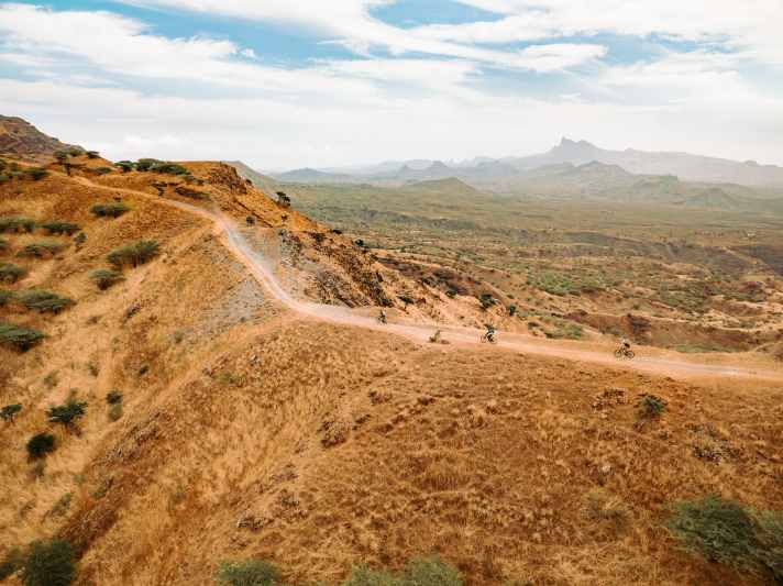 King-Fisher-Trail quer über die Insel: Eine leichte Route, bis am Ende doch noch ein echter Fahrtechnik-Happen verdaut werden muss.