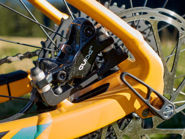   The Sram Guide RE brakes pack a powerful punch - especially with the large 200 mm discs and sintered pads.