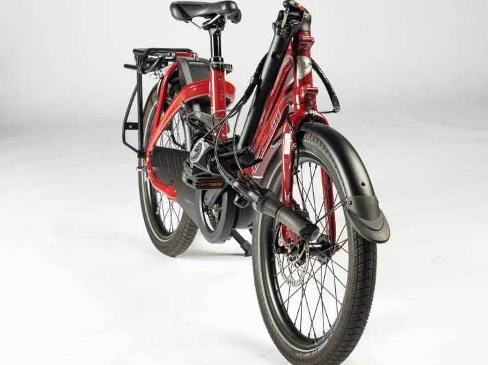 Tern NBD with folded down handlebar mast: This saves space during transport and storage.