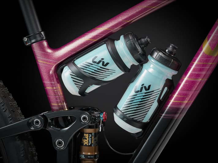 Unconventional but functional: two bottle cages fit into the frame of the Liv Pique Advanced 29.