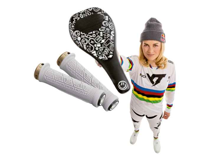 Smileys and other ornaments adorn the grips and saddles of the Vali Höll Special Edition from Ergon.