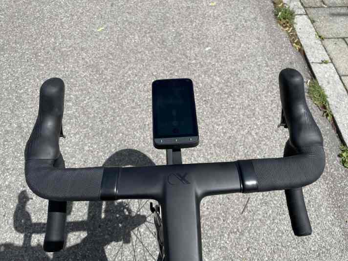 Nous avons testé le GPS Jespr sur un vélo de course, mais aussi sur un VTT.