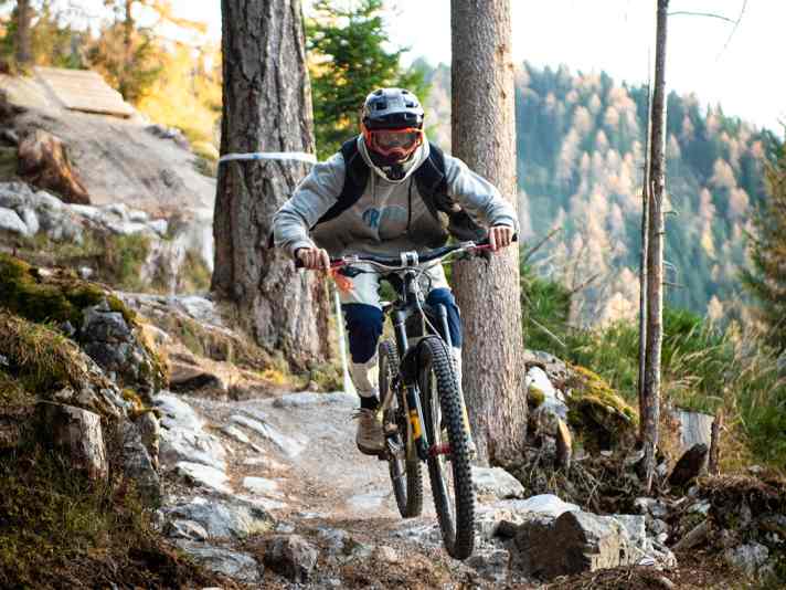 Quick reactions are an advantage on the black line if you want to box your way through completely.