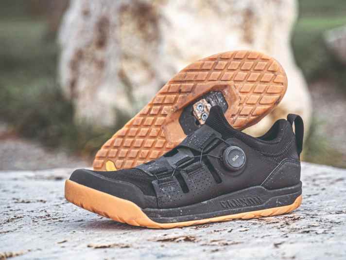 Canyon uses a high-quality Boa fastener. The sock-like tongue increases comfort
